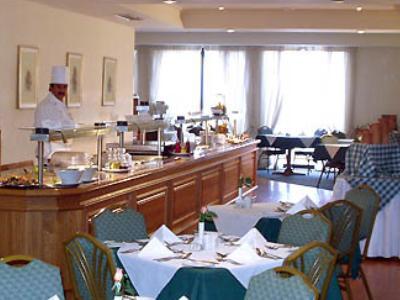 The Crown Hotel 부지바 외부 사진