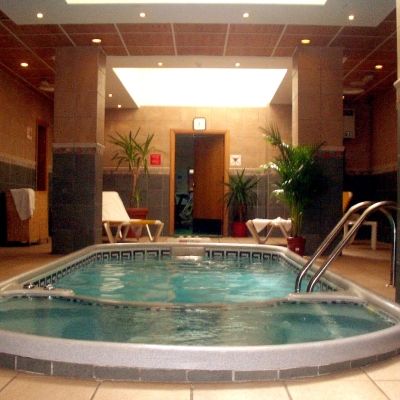 The Crown Hotel 부지바 외부 사진