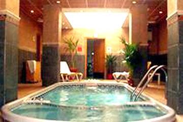 The Crown Hotel 부지바 외부 사진
